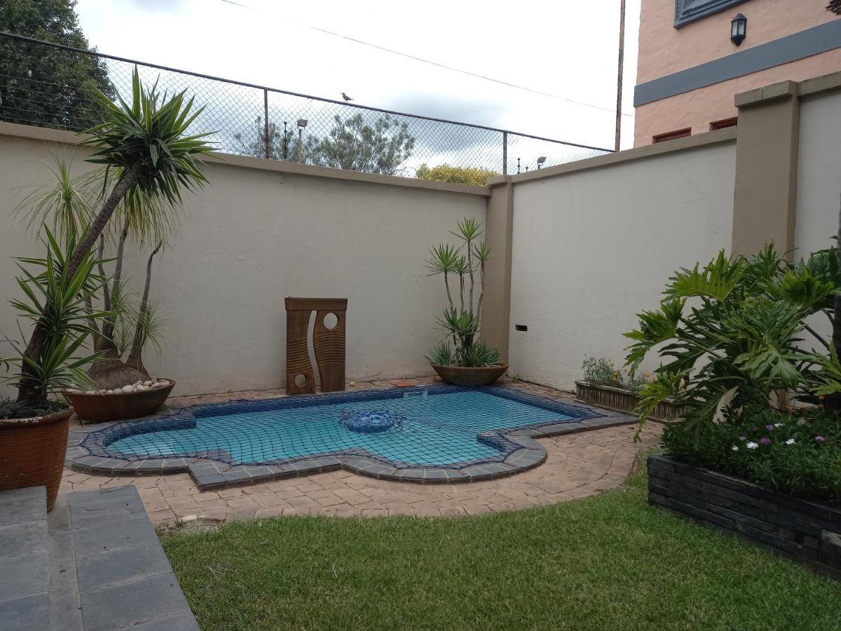 Troas Boutique Hotel Vanderbijlpark Exterior photo